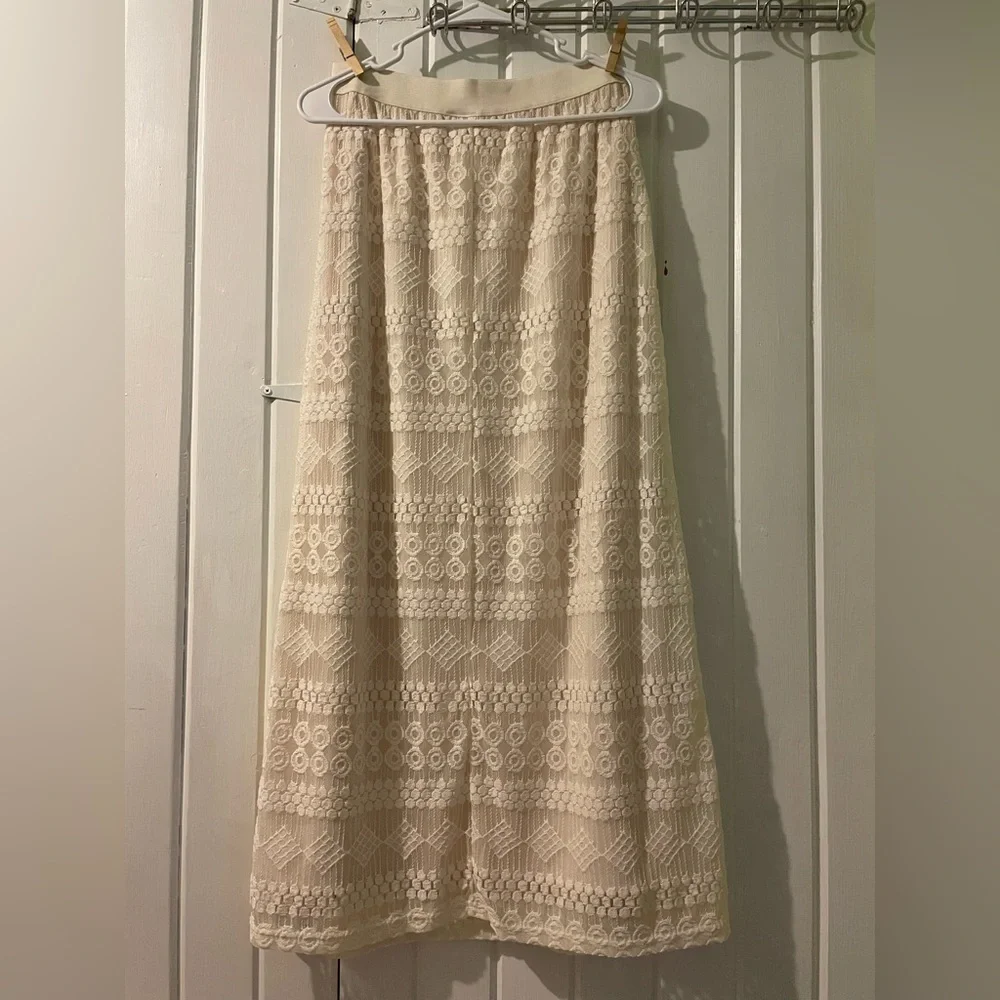 MISS PINKY ivory lace maxi skirt-medium NWT - Picture 3 of 6